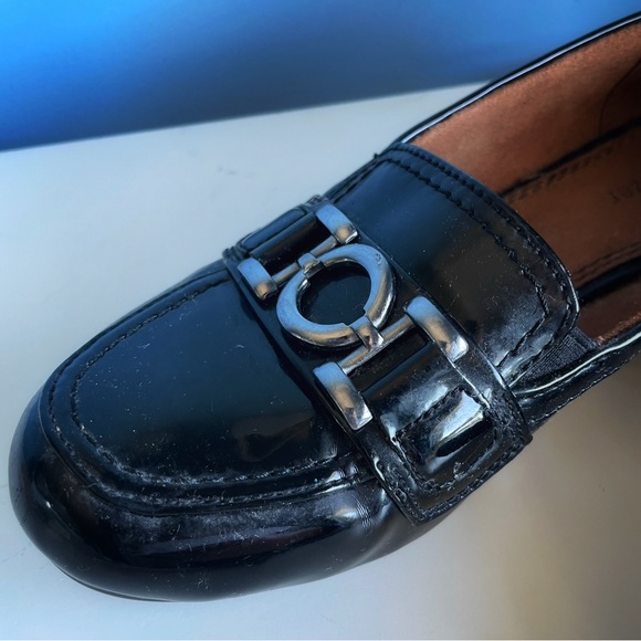 Size 7.5 black clogs with silver buckle and short heel - Picture 3 of 6